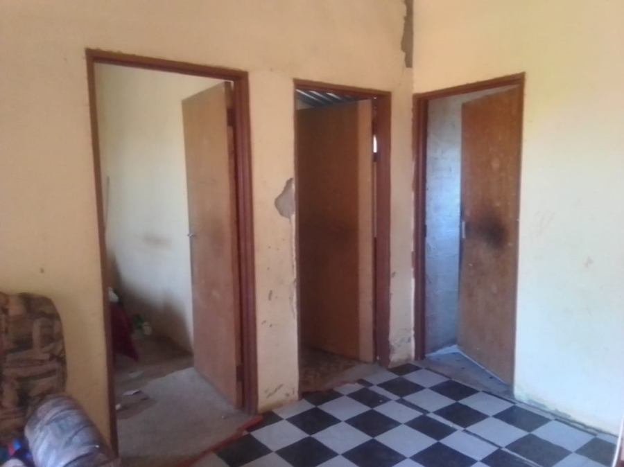 1 Bedroom Property for Sale in Moemaneng Free State